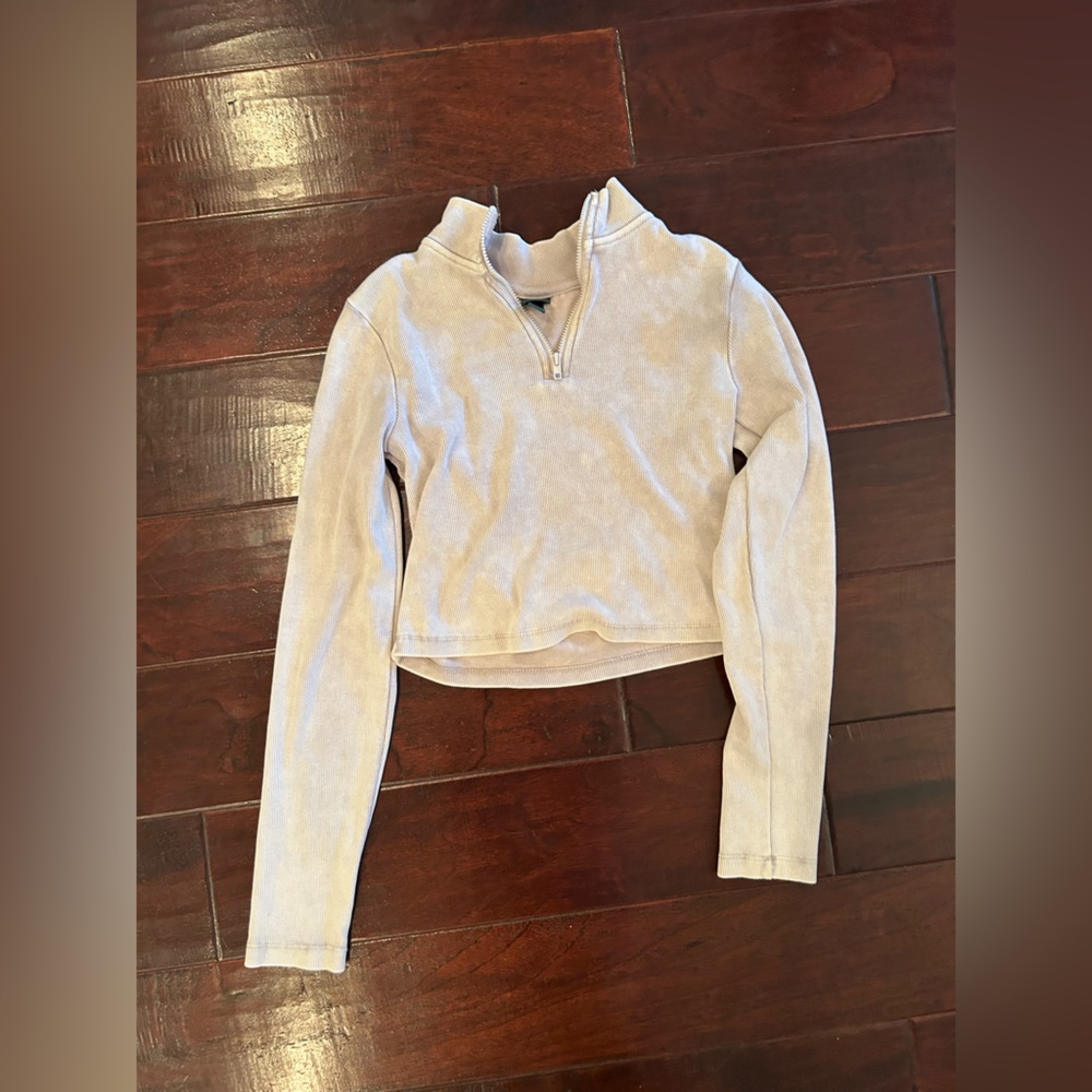 cream colored crop long sleeve zip up crop top